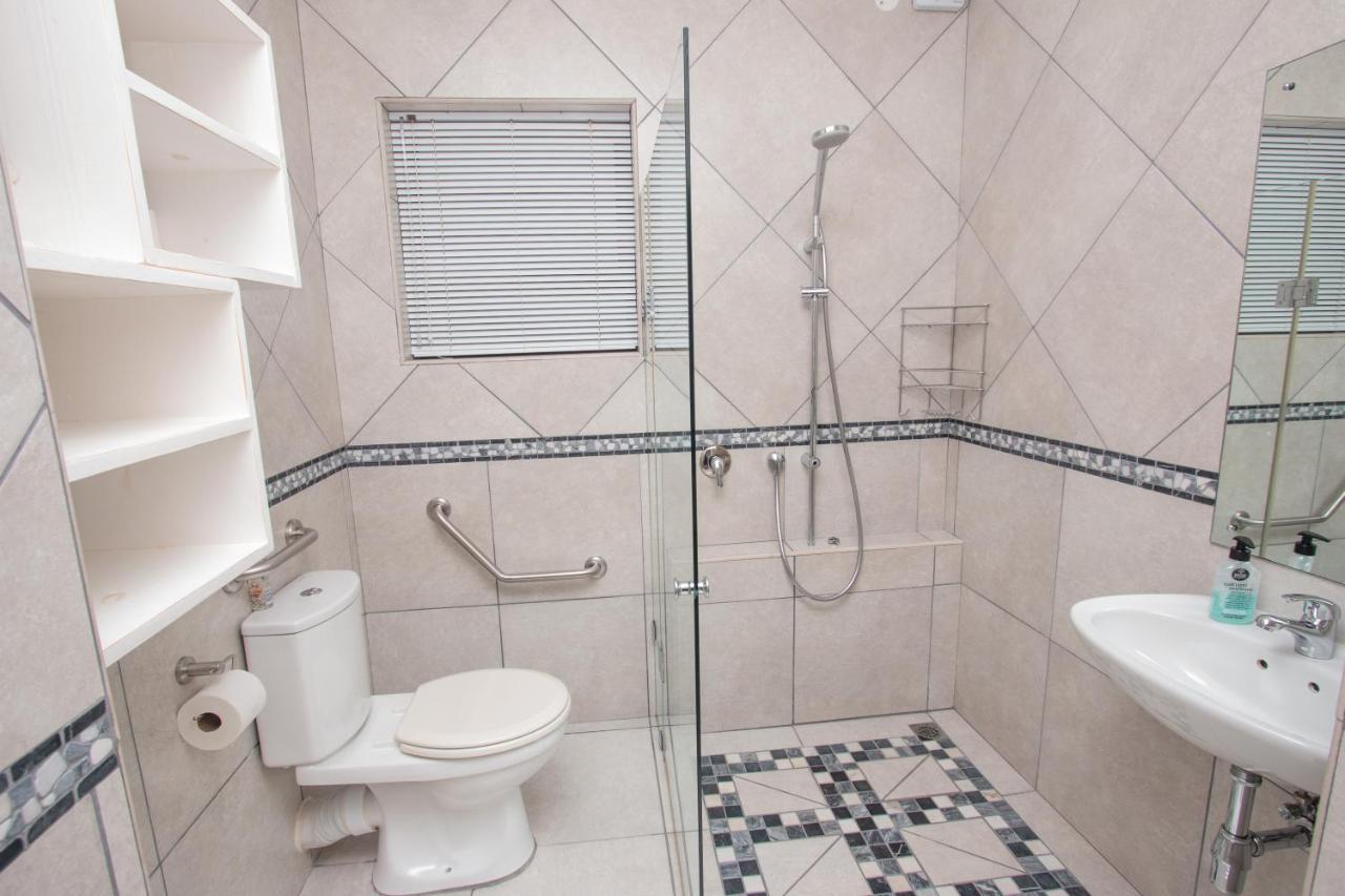 Van Den Berg'S Guesthouse Беттис-Бей Экстерьер фото