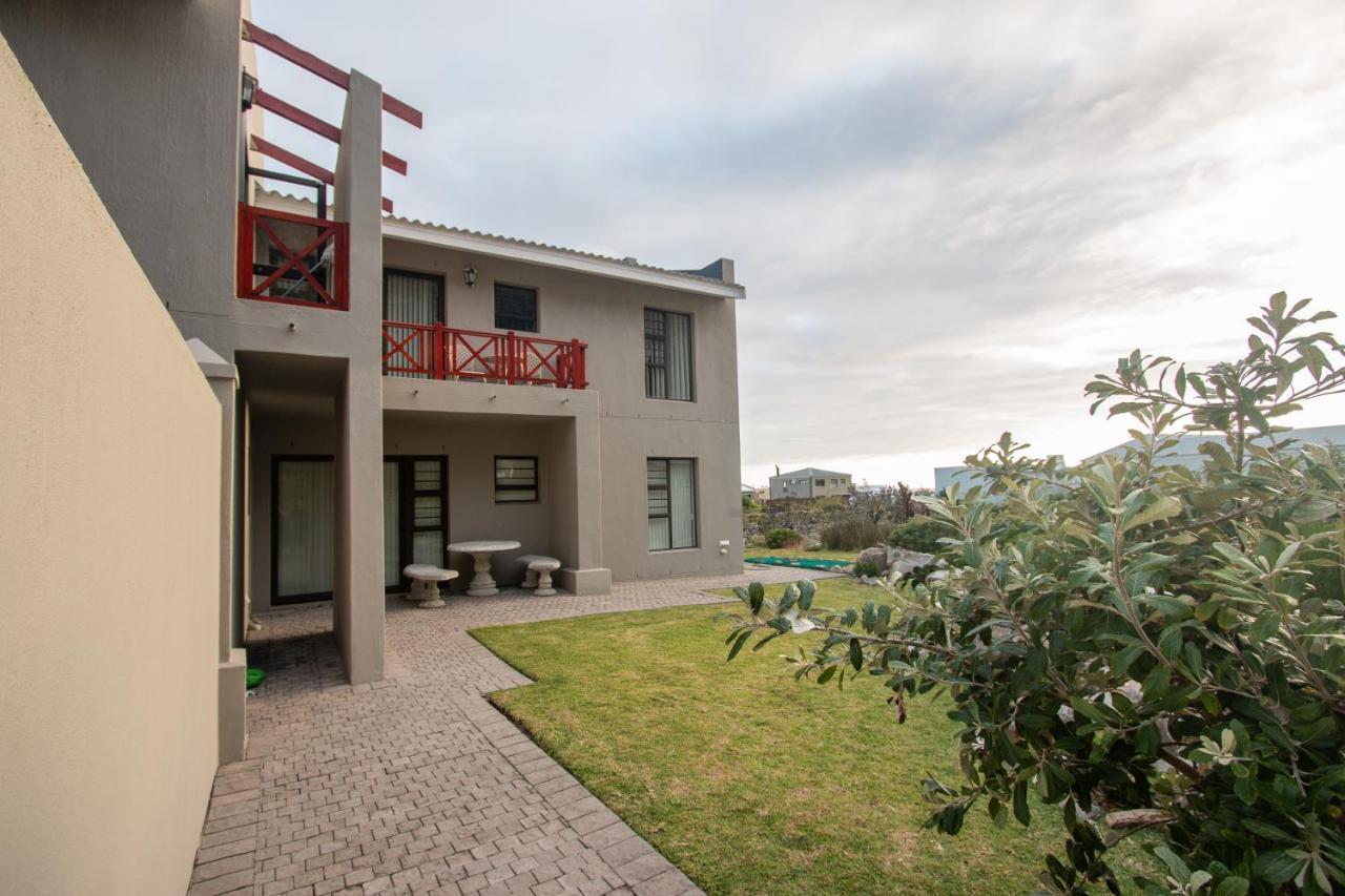Van Den Berg'S Guesthouse Беттис-Бей Экстерьер фото